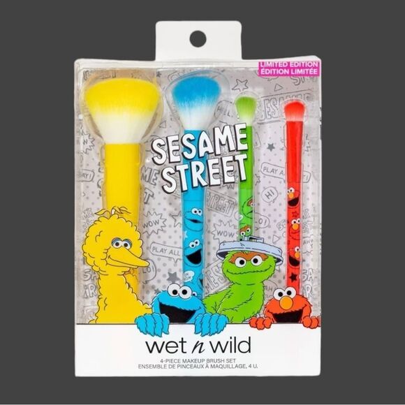 New In Box Wet n Wild Limited Edition Sesame Street, 4-Piece Makeup Brush Set - Picture 1 of 4
